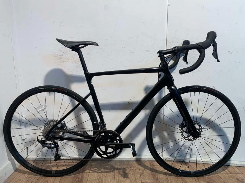 Cannondale Caad 13 Ultegra Disc 2023 országúti kerékpár