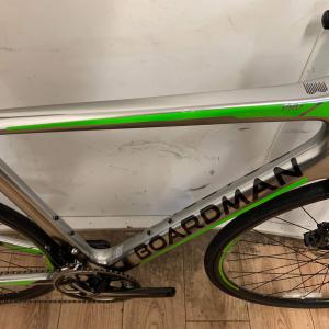 Boardman Pro Disc Carbon országúti kerékpár