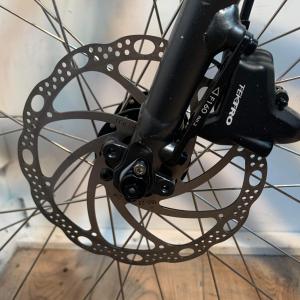 Trek FX2 Disc 2023 kerékpár