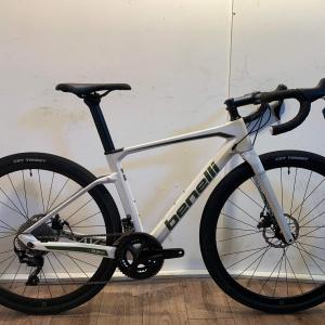 Benelli G22 1.0 Pro Carbon Gravel kerékpár