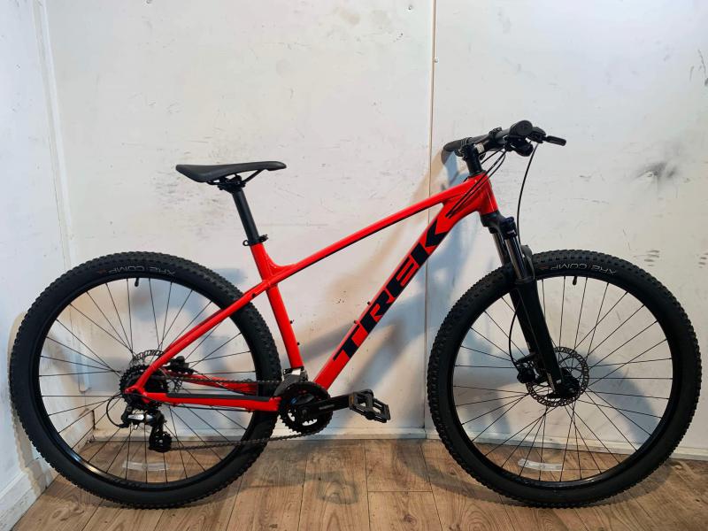 Trek Marlin 6 29er Hardtail MTB kerékpár