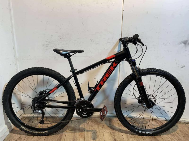 Trek Marlin 7 Hardtail MTB kerékpár