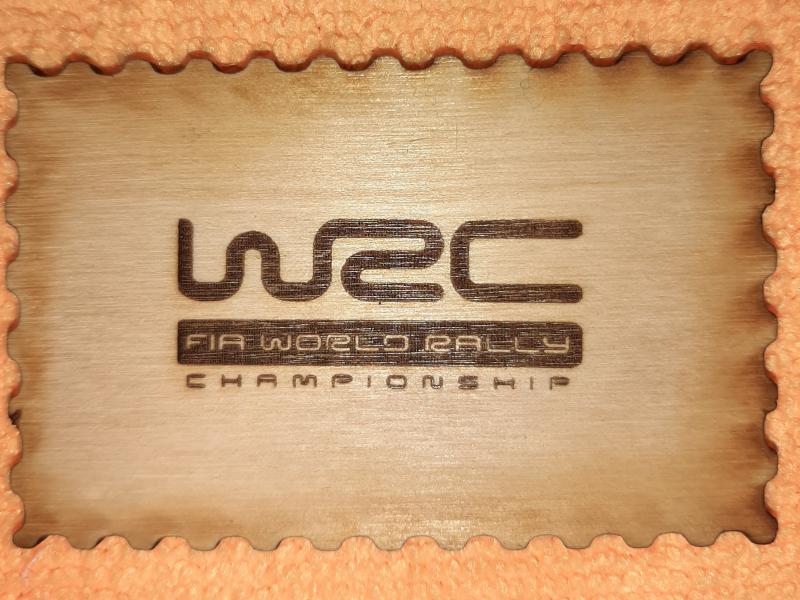 WRC fa, lèzergravírozott hűtőmàgnes