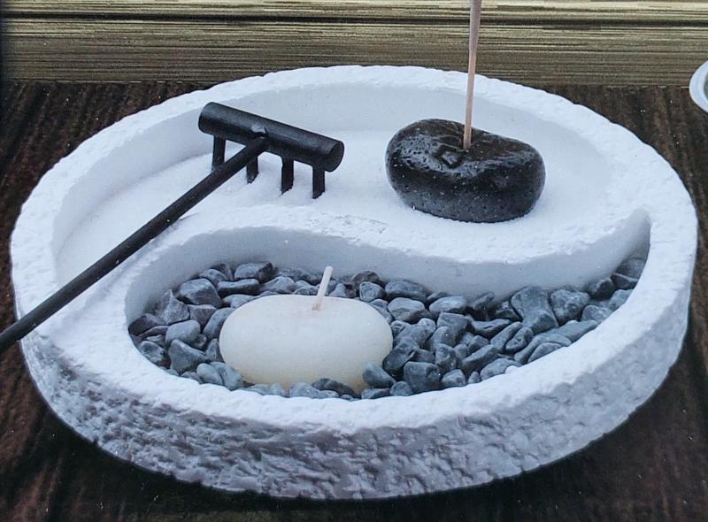 Zen yin yang fehér kert, füstölő tartóval